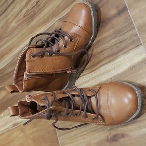 Pipperdoodles size 11 brown boots toddler